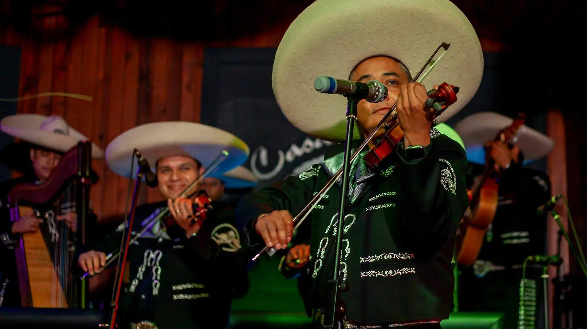 Mariachi Los Galleros